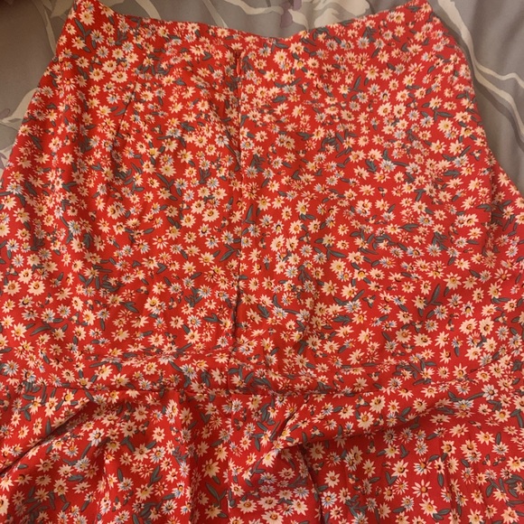 Shein Cute Red Skirt‎ - Picture 3 of 4